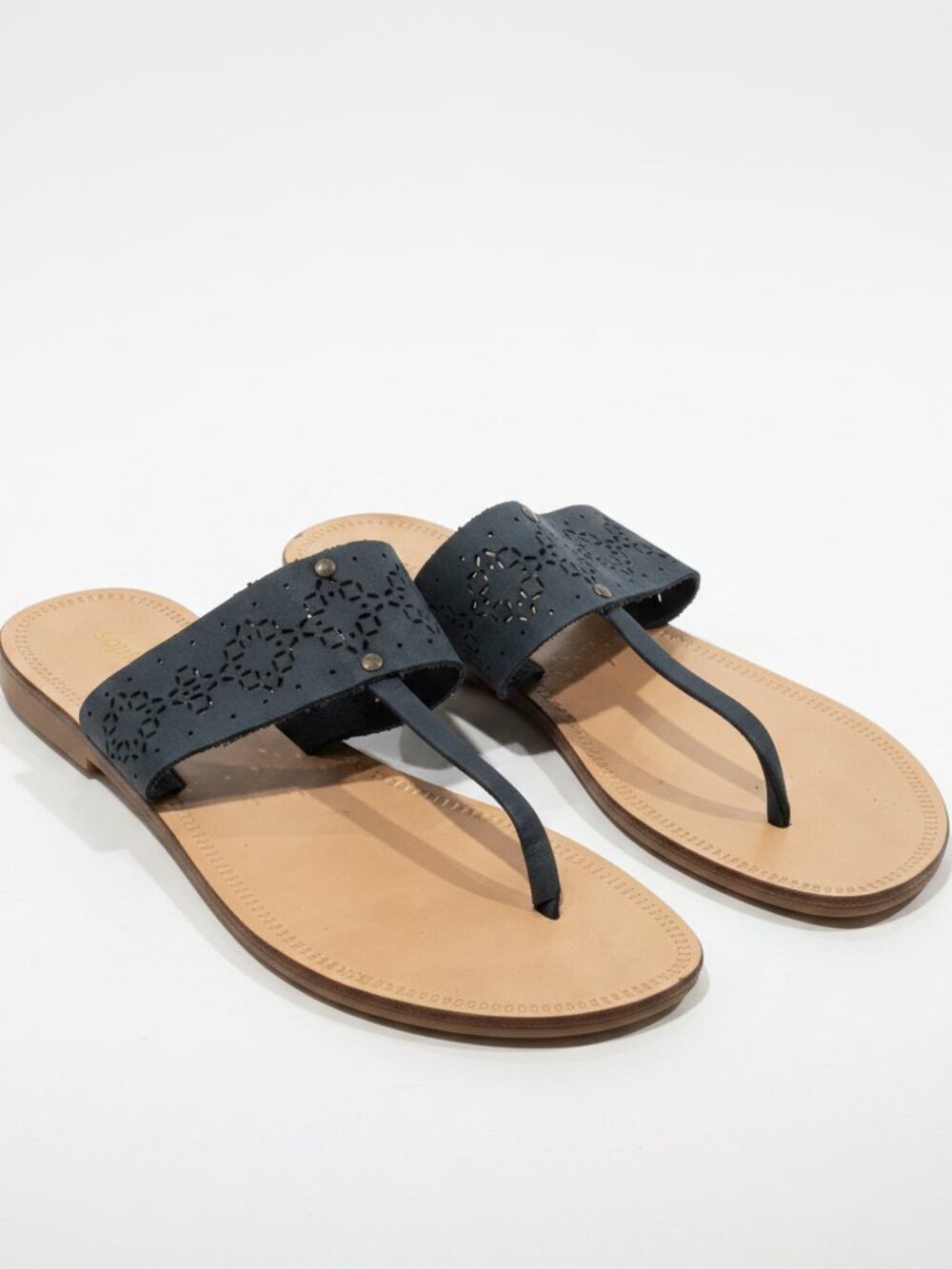 Sophia Milano Black Laser-Cut Thong Slide Sandals Size 7.5